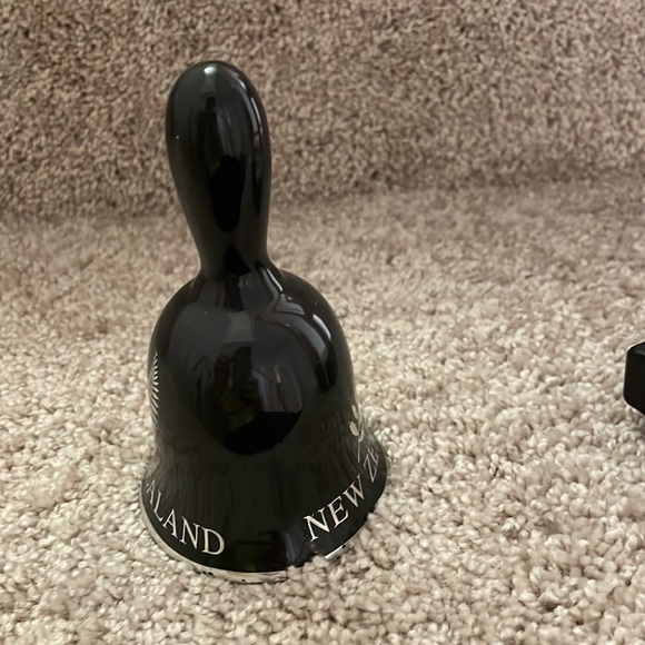 Ceramic handmade New Zealand bell - Picture 2 of 3